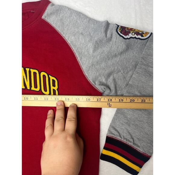 Harry Potter Gryffindor Kids XL Universal Studios Crewneck Sweatshirt Hogwarts - Picture 3 of 6